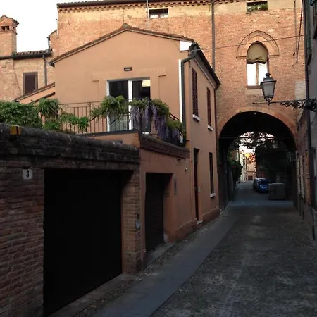 Guesthost - Casa Dell'archivolto Con Garage アパート *