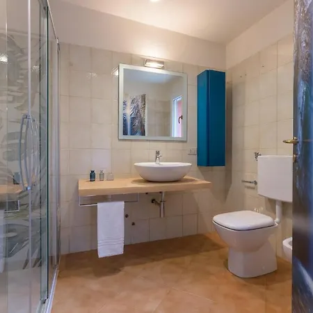 Guesthost - Casa Dell'archivolto Con Garage * Ferrara