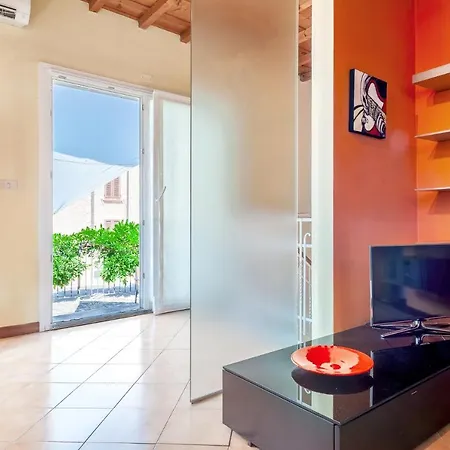 Guesthost - Casa Dell'archivolto Con Garage Apartamento *