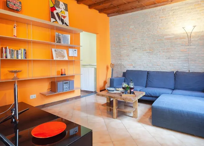 Guesthost - Casa Dell'archivolto Con Garage * Ferrara