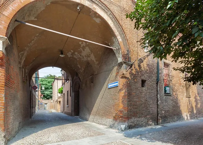 Guesthost - Casa Dell'archivolto Con Garage *